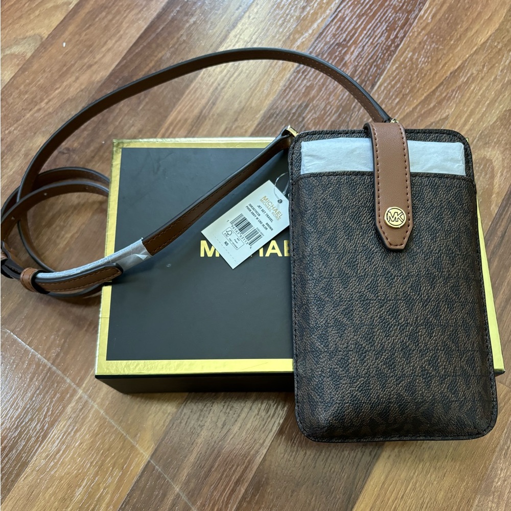Michael Kors Logo Smartphone Crossbody Bag